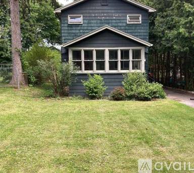 Main picture of 156 Howland Ave