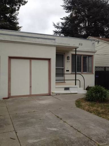 Main picture of 310 N Delaware St