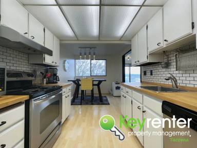 Main picture of 3710 25th Pl W