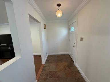 Main picture of 556 W Park Ave