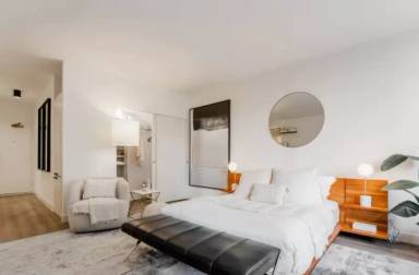 Main picture of 53 W Chestnut St