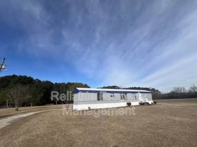 Main picture of 905 O B J Rd