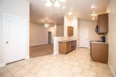 Main picture of 7407 101st St