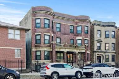 Main picture of 4521 S Michigan Ave