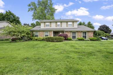 Main picture of 42986 Steepleview St