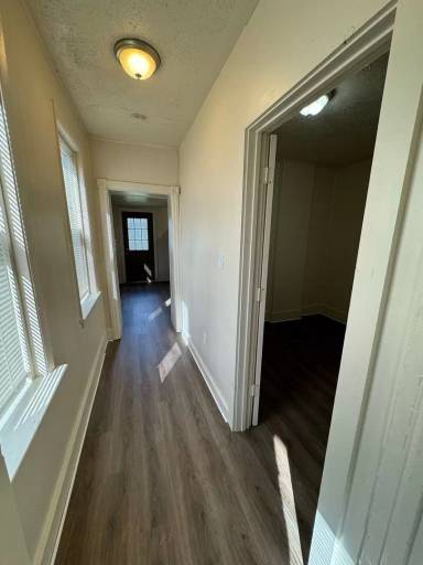 Main picture of 620 W 2nd St