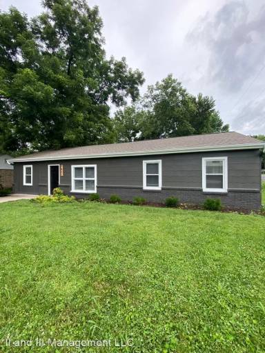 Main picture of 7821 Lowell Ave
