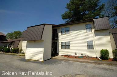 Main picture of 101 Oakwood St