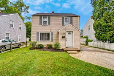 Main picture of 1017 Searles Rd