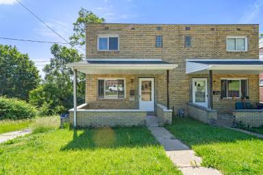 Main picture of 1752 Pioneer Ave