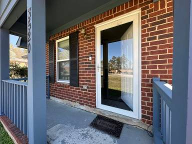 Main picture of 3520 Stafford St