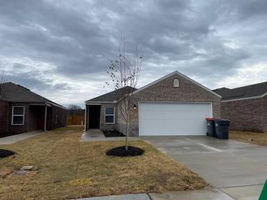 Main picture of 1827 Loveland St