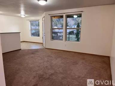 Main picture of 14626 SE Powell Blvd