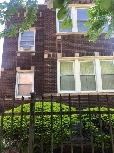 Main picture of 7913 S Laflin St
