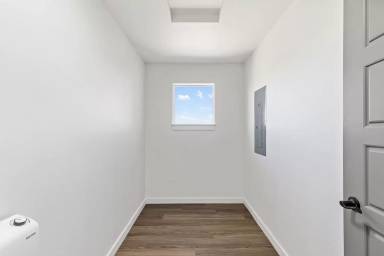 Main picture of 5161 Fallon St