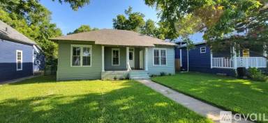 Main picture of 908 W Sears St