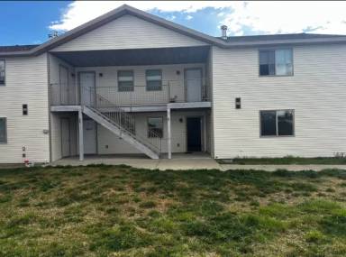 Main picture of 803 E Riggs St