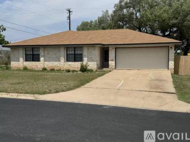 Main picture of 902 Woodview Dr