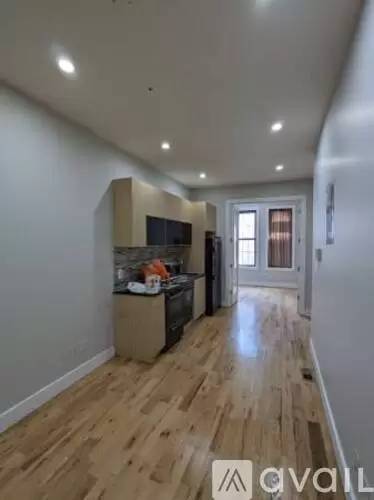 Main picture of 77 Jefferson St
