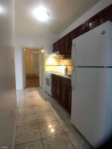 Main picture of 454 Linwood St