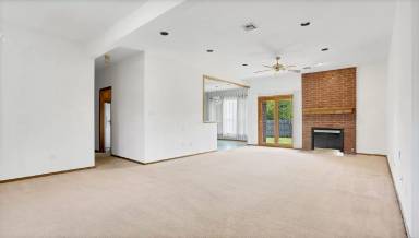 Main picture of 2002 Jamestown Ct