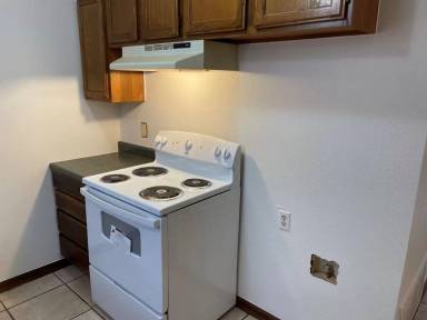 Main picture of 744 SW 13th St