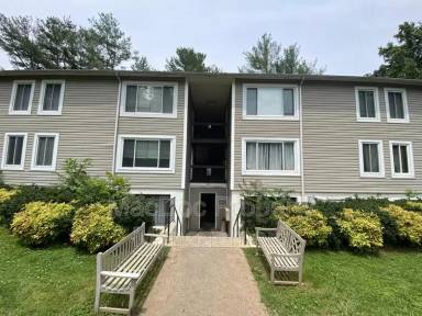 Main picture of 105 Berry St