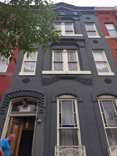 Main picture of 1834 Bolton St