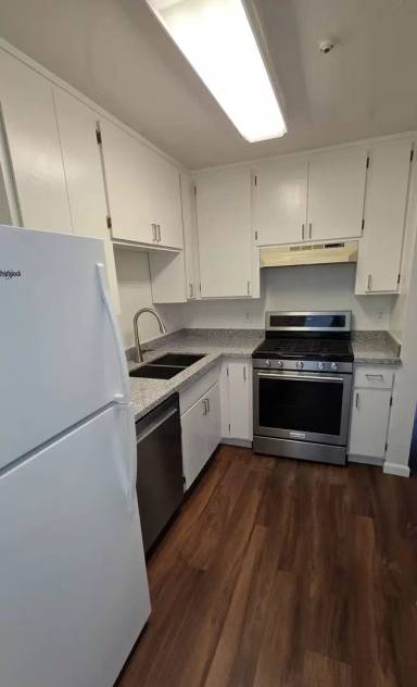 Main picture of 325 E Cotati Ave