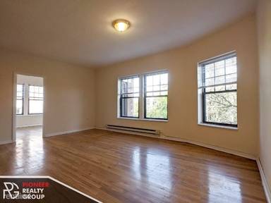Main picture of 654-64 W Cornelia Ave