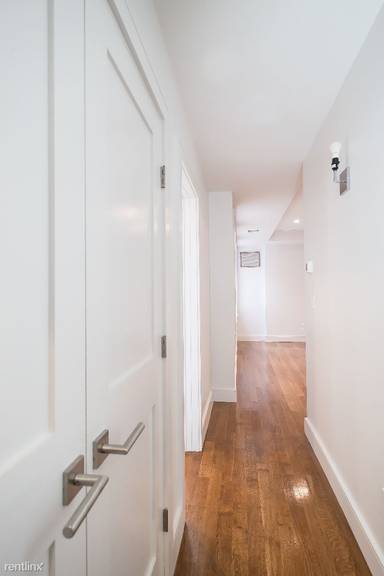 Main picture of 31 Temple St