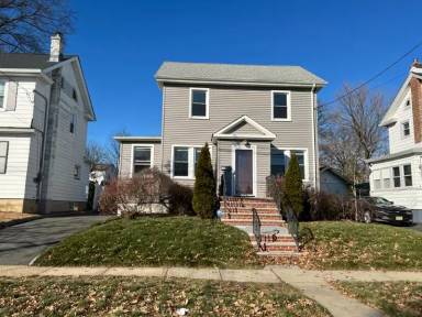 Main picture of 602 W Curtis St