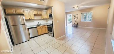Main picture of 101 NE 30th Ct