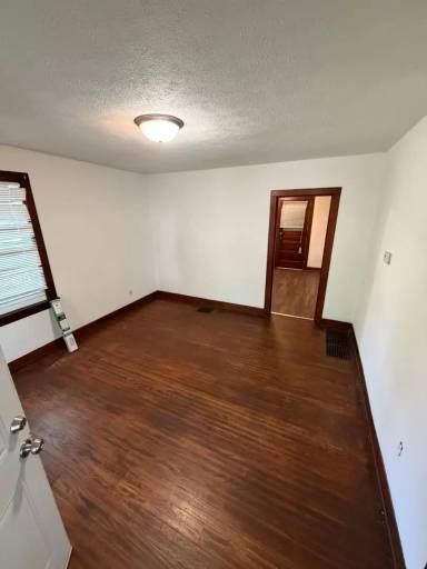 Main picture of 1011 N 12th St