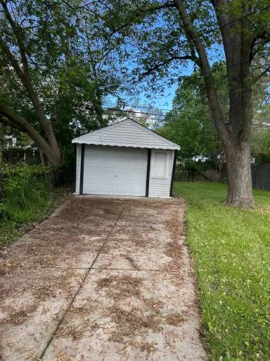 Main picture of 21105 Atlantic Ave