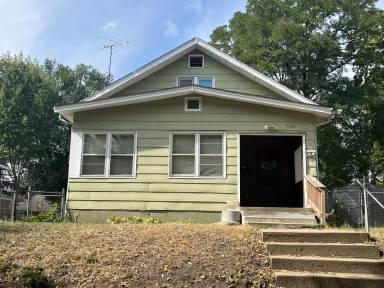 Main picture of 1130 Adams St NE