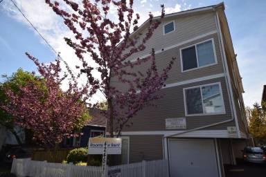 Main picture of 4245 8th Ave NE