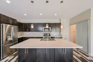 Main picture of 10889 Touchstone Loop