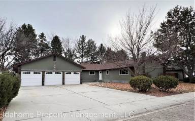 Main picture of 11175 W Hinsdale St