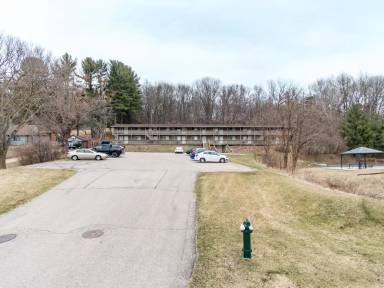 Main picture of 3223 E Main St