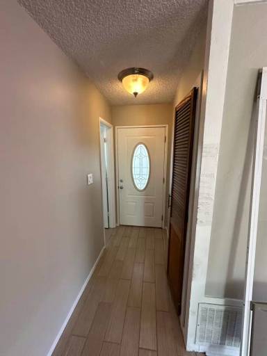 Main picture of 5725 Yorkshire Ave
