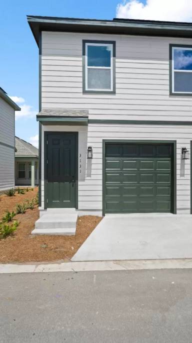 Main picture of 3131 Voyager Ave