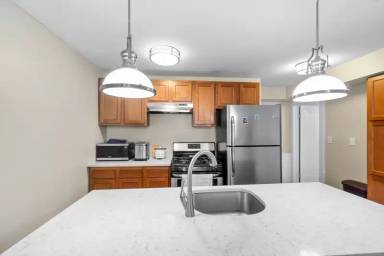 Main picture of 1107 E Genesee St