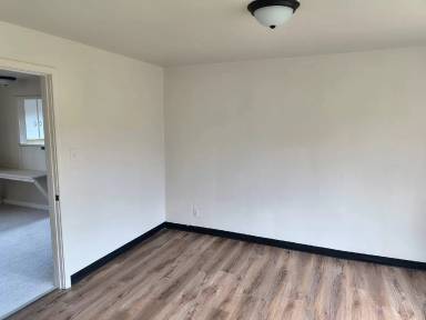 Main picture of 64 N 8th St