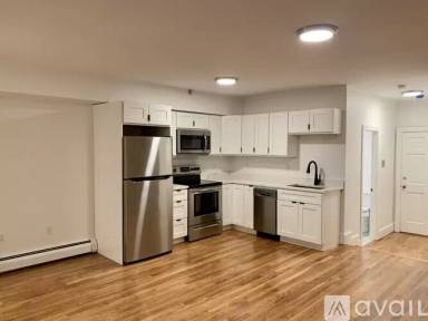 Main picture of 141 Beacon St