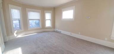 Main picture of 1449 S 74th St