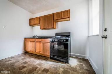 Main picture of 7958 S Justine St