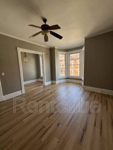 Main picture of 1131 Main St