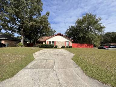 Main picture of 829 Lost Grove Ln
