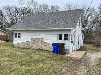 Main picture of 2344 N Graceland Ave